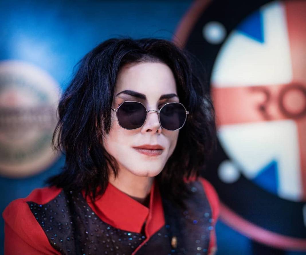 Michael Jackson'a benzemek için 40 bin dolar harcadı! Bakın neye benzedi... 30